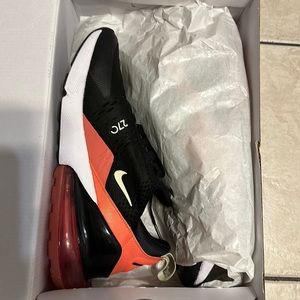 NIKE WOMEN AIR MAX 270 SHOES
